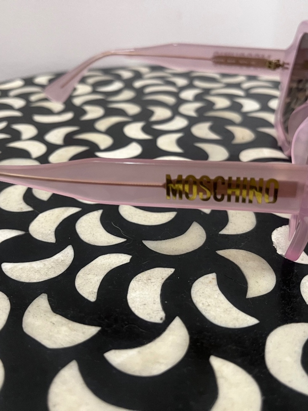 Moschino Pink sunglasses